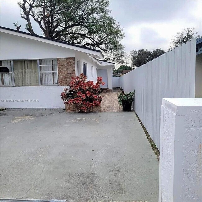 Building Photo - 2126 NW 47th Terrace