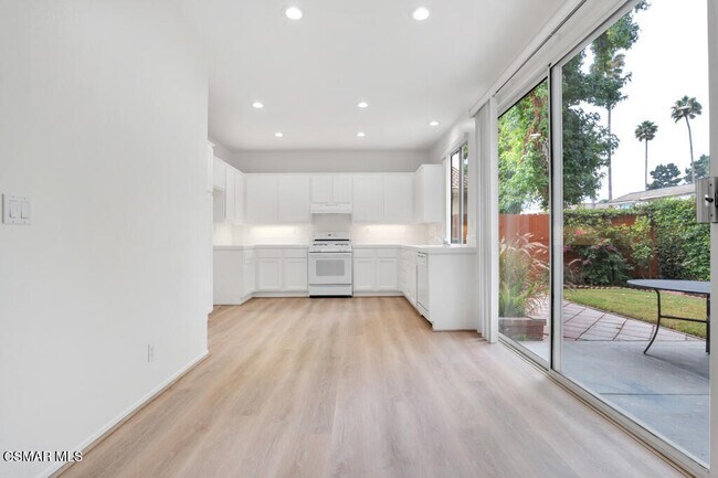 Building Photo - 663 Avenida Magdalena