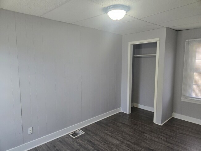 Building Photo - "3-Bedroom Home on Larkwood Ave – Spacious...