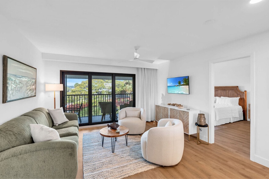 Building Photo - 600 Neapolitan Way