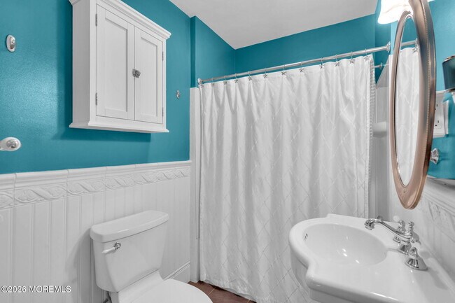 Building Photo - 242 Pennsylvania Ave