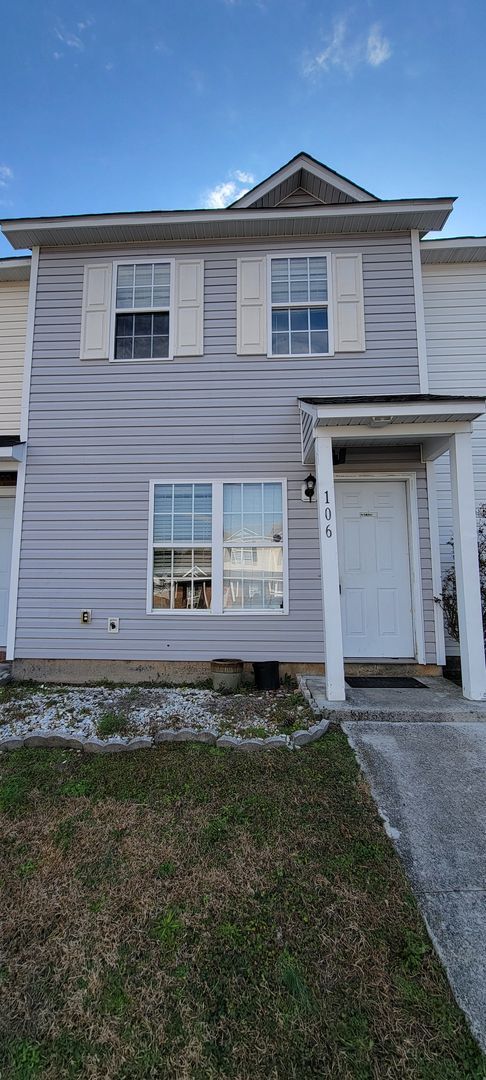 Building Photo - 106 Pinegrove Ct