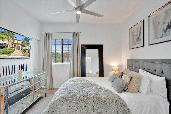 Building Photo - 4234 N Dixie Hwy