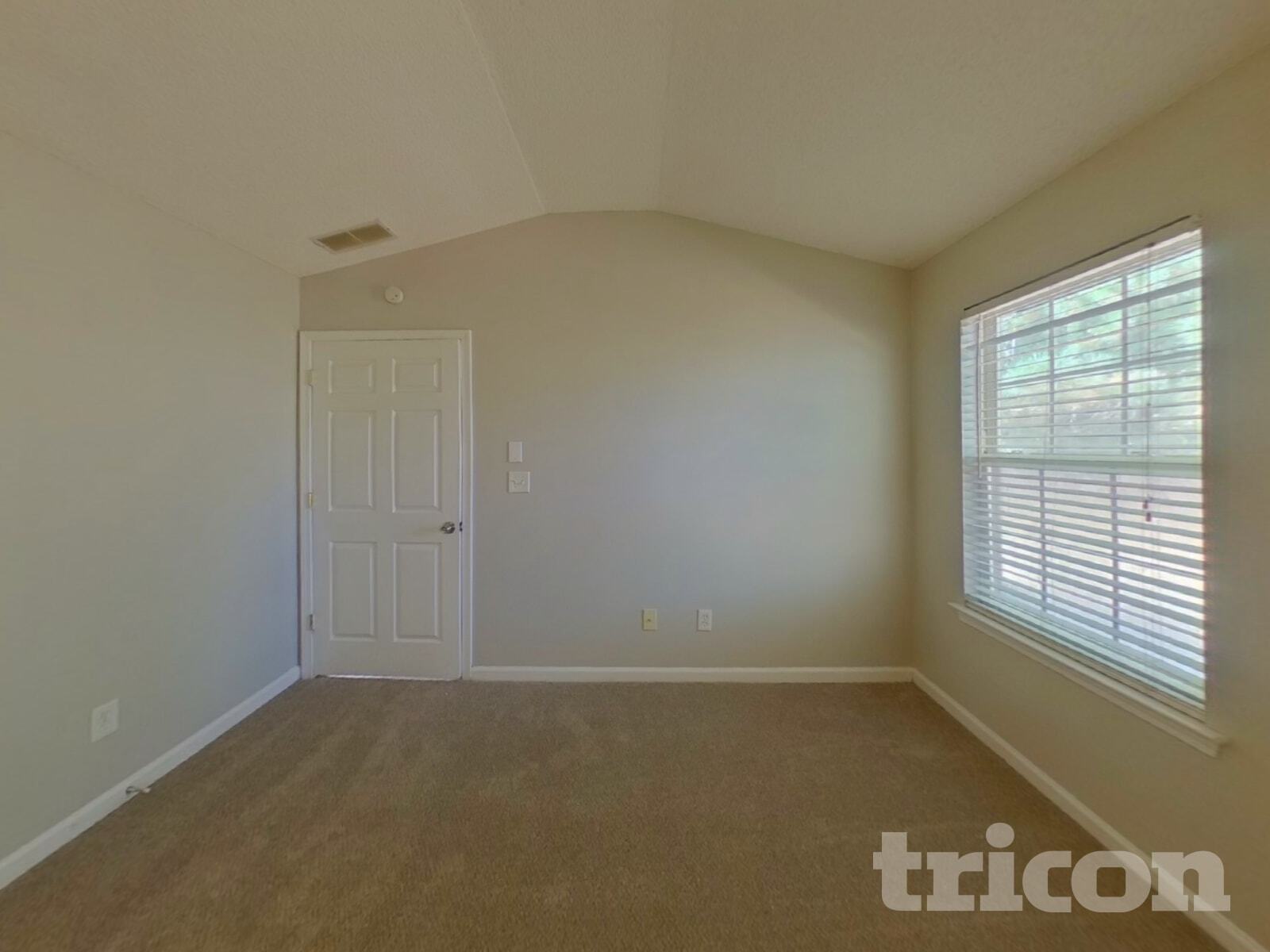 Building Photo - 2177 Red Oak Cir