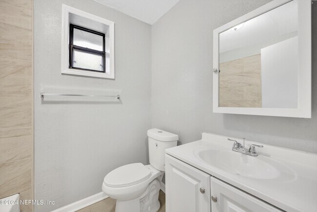 Building Photo - 1722 W 30th St