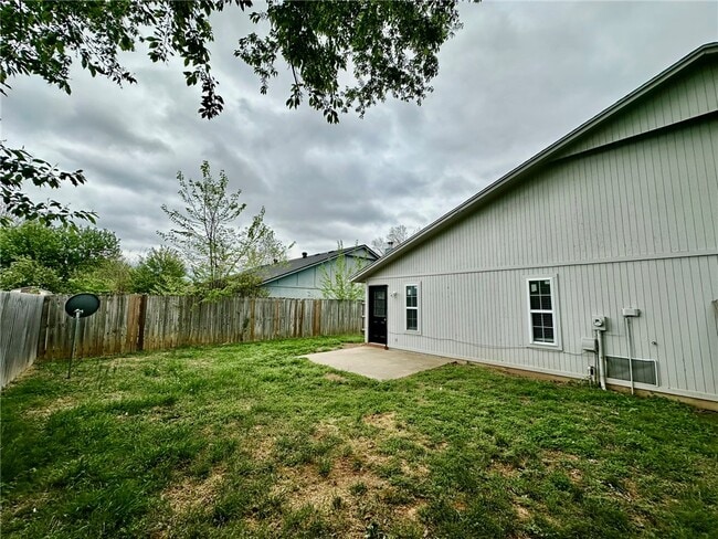 Building Photo - 3513 W Wood St