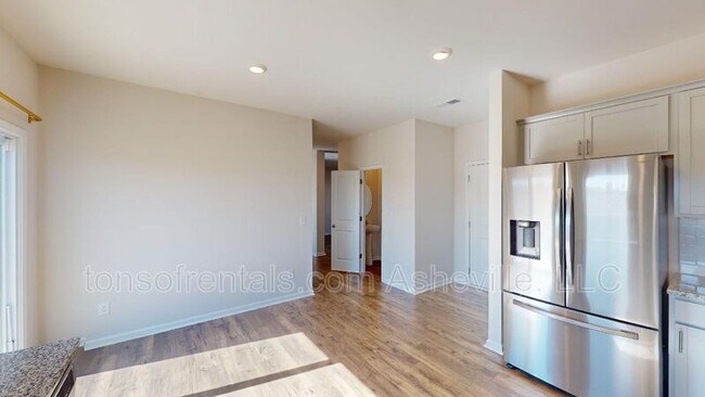 Building Photo - 354 Tavernier Ln