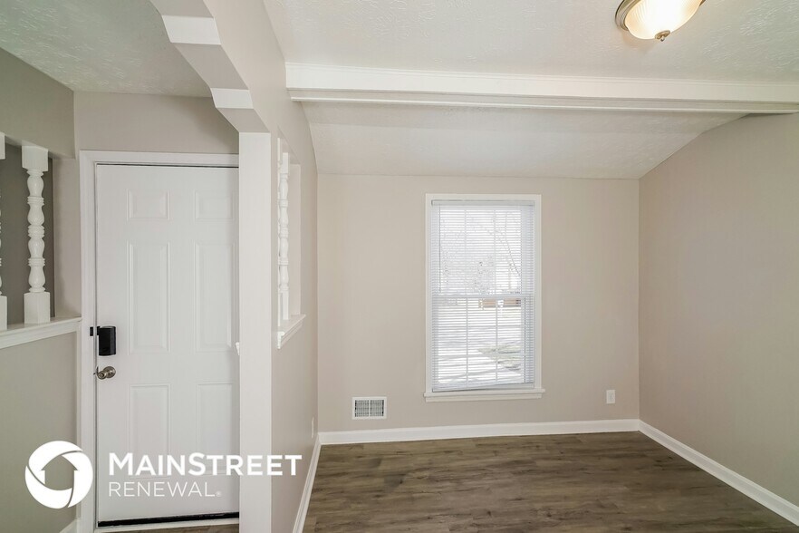 Building Photo - 8000 Cloverport Ct