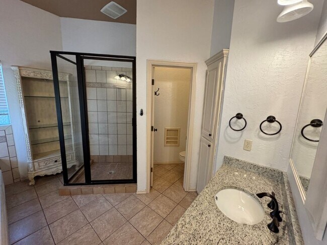 Building Photo - Storm Shelter!! Moore Schools 3 bed + offi...