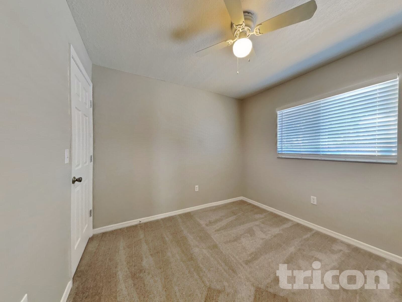 Building Photo - 2835 31st Ave E