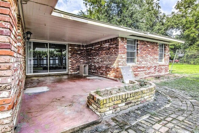 Building Photo - 9115 Highcrest Dr