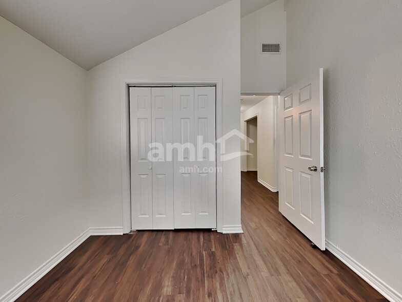 Building Photo - 416 Madison Pl