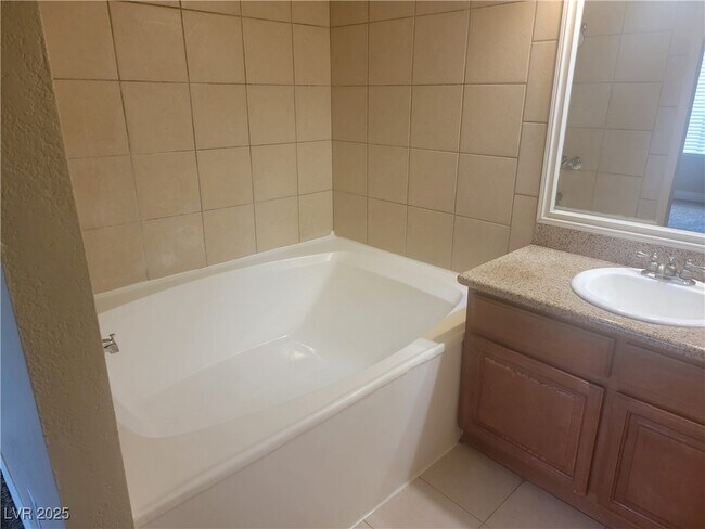 Building Photo - 2700 N Rainbow Blvd