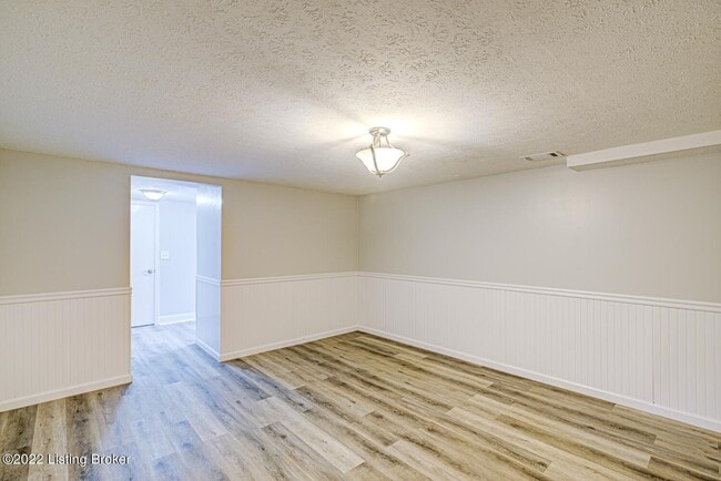 Building Photo - Dellwood Dr.