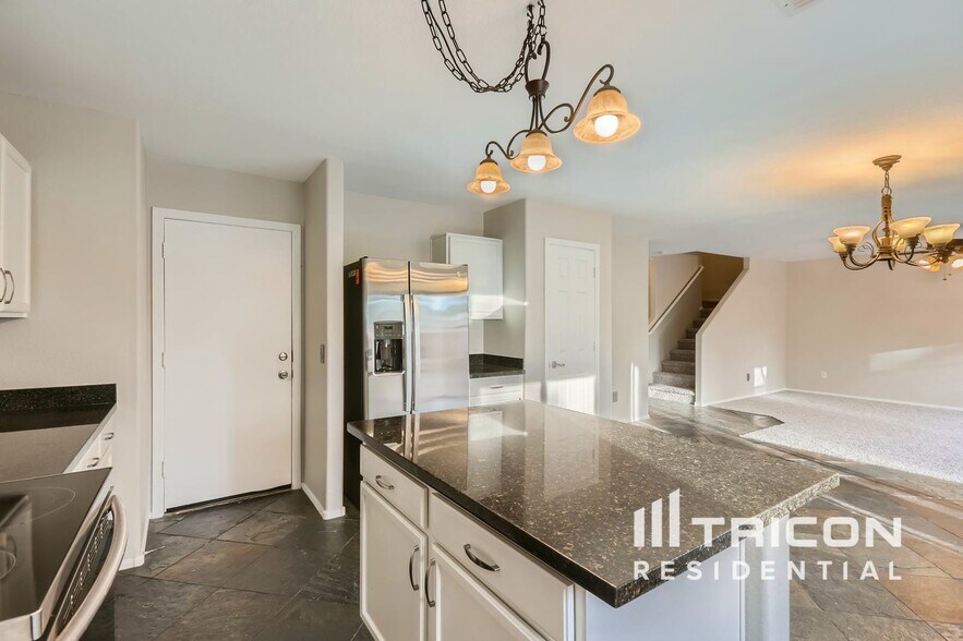 Building Photo - 15923 N 169th Dr