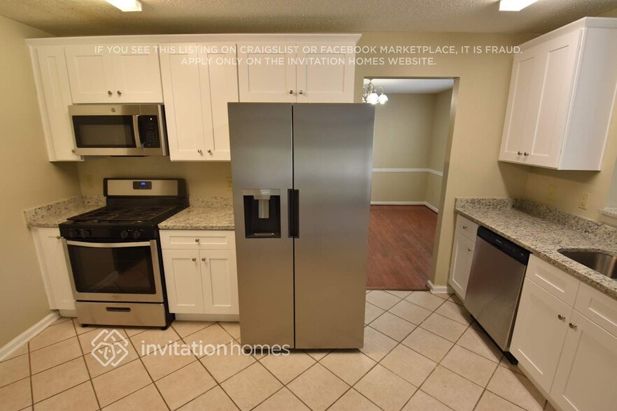 Building Photo - 395 Oakdale Cir