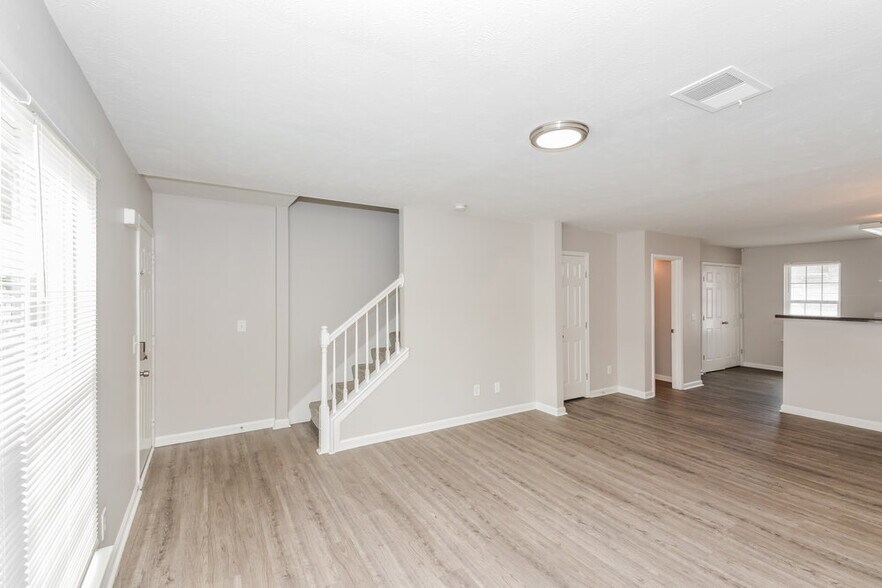 Building Photo - 8023 Logan Dr