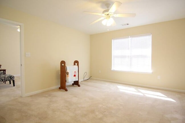 Building Photo - 108 Mistletoe Way