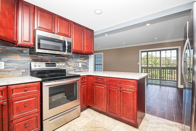 Building Photo - Newly Renovated Condominium in Quail Run