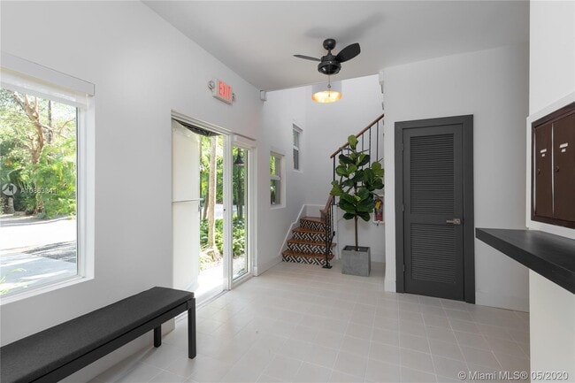 Building Photo - 3669 Poinciana Ave