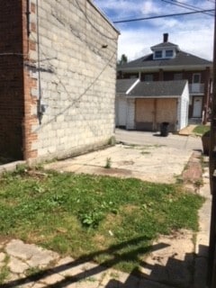 Building Photo - 1st floor with parking-Video in pictures!