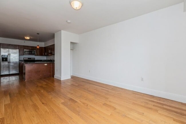 Building Photo - 125 43rd St