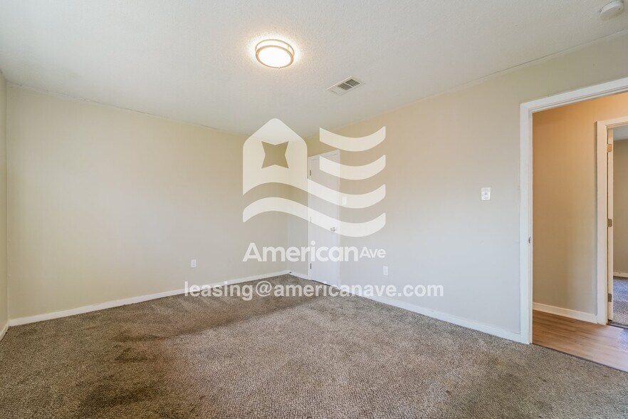Building Photo - 2636 Revere St