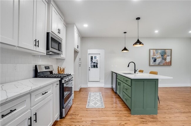 Building Photo - 319 S College Ave