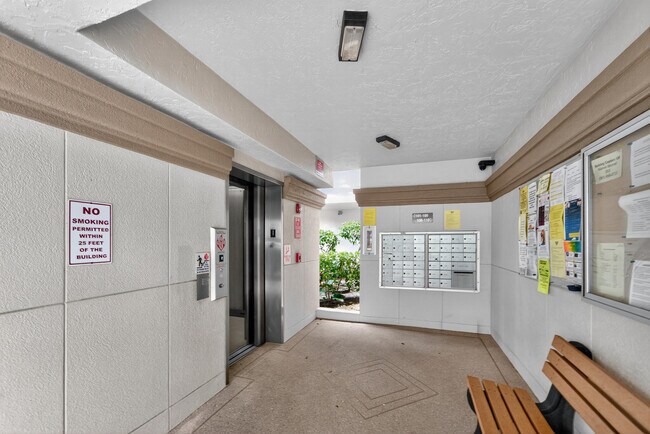 Building Photo - 14095 Royal Vista Dr