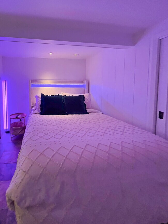 Building Photo - 522 Cascade Dr