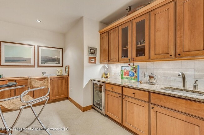 Building Photo - 138 Club Lodge Drive Unit B