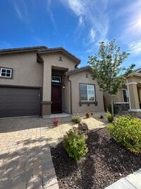 Building Photo - STUNNING 4 Bed / 2 Bath in Wingfield Springs- Available 6/15!