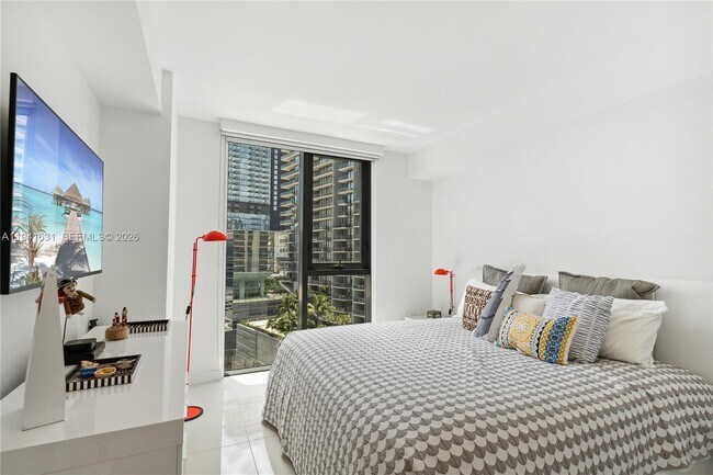 Building Photo - 31 SE 6th St