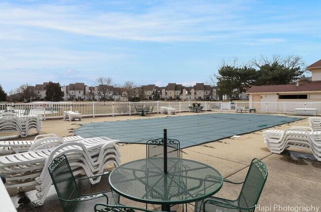 Building Photo - 13200 W Heiden Cir