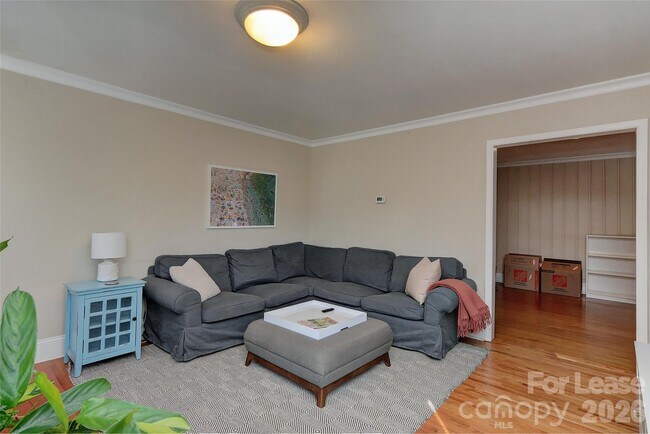 Building Photo - 1308 Mockingbird Ln