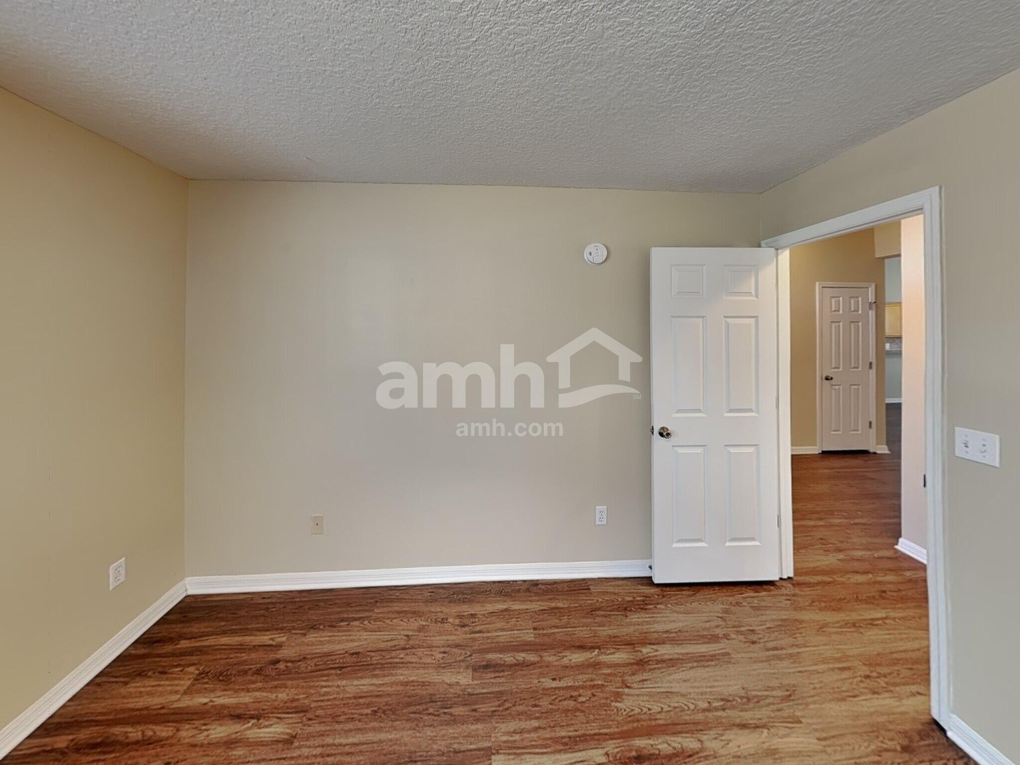 Building Photo - 1002 Chapeltown Cir N