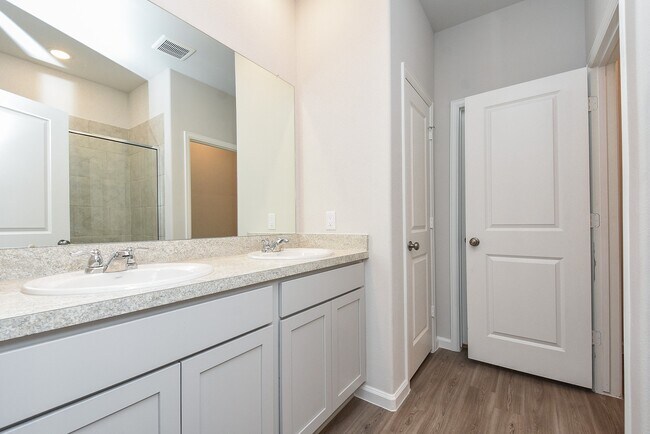 Building Photo - 16493 Moss Ln