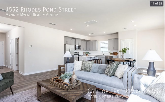 Building Photo - 1552 Rhodes Pond St