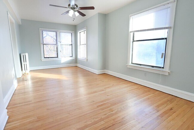 Building Photo - 4600 N Beacon St