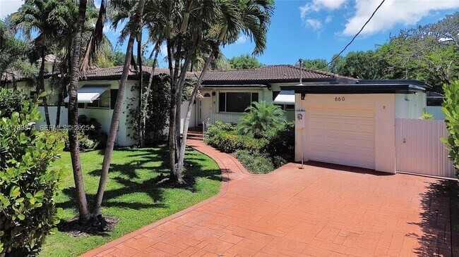 Building Photo - 660 NE 121st St