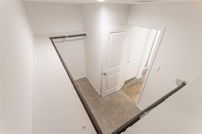 Building Photo - 4302 Freya Pointe Dr
