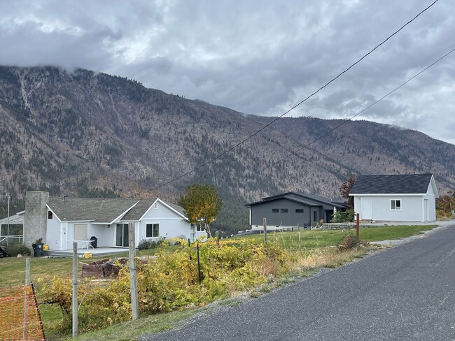 Building Photo - 1983 Summit Blvd