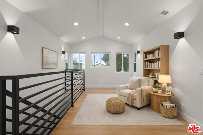 Building Photo - 2522 Armacost Ave