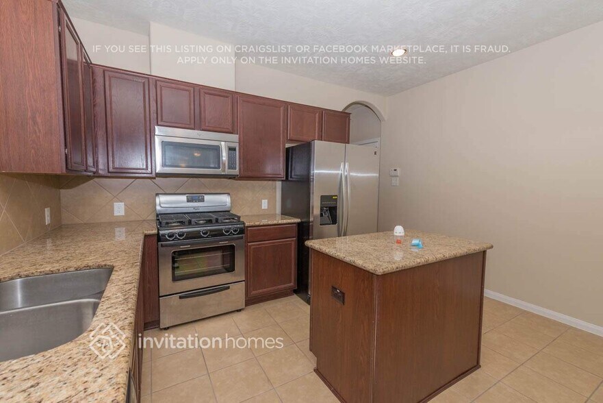 Building Photo - 30706 Basil Trace Dr