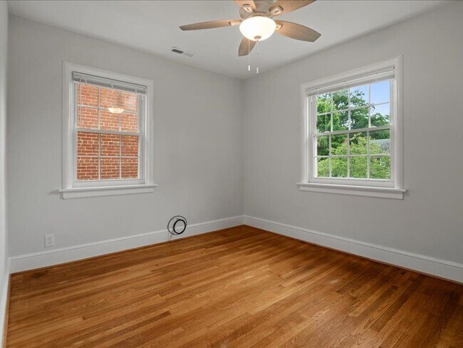 Building Photo - 4416 Bromley Ln