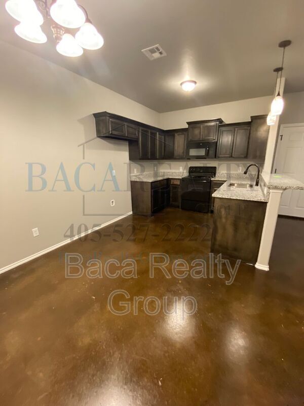 Building Photo - 1758 Eighty-Niner Ter