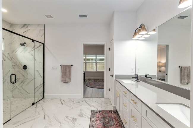 Building Photo - 4 BED 2 BATH in GRAND OAKS