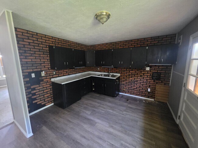 Building Photo - 733 St Norbert Dr