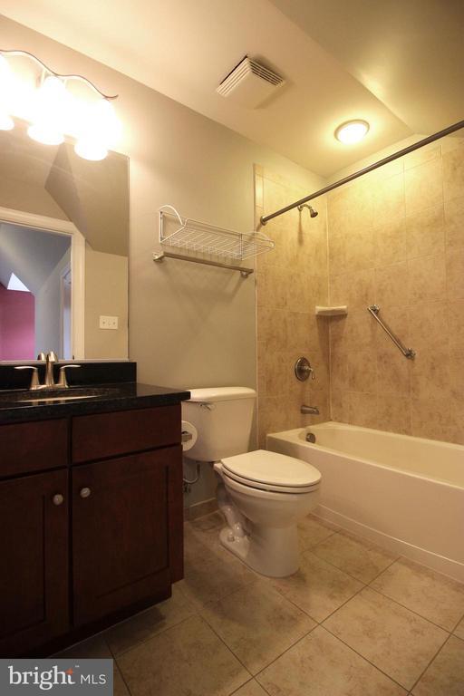 Building Photo - 421 N George Mason Dr