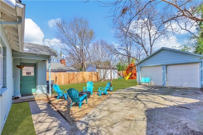 Building Photo - COMING IN JUNE! Location. Character. Charm. This one has it all!